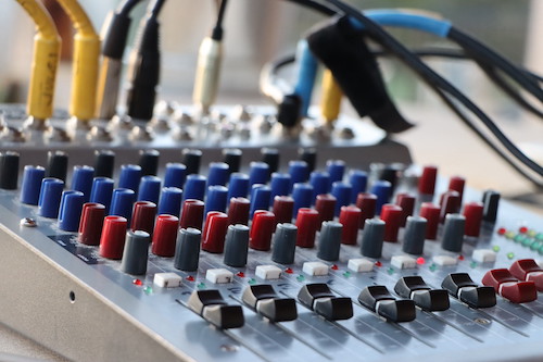 Live Music Featuring Scott Kurt